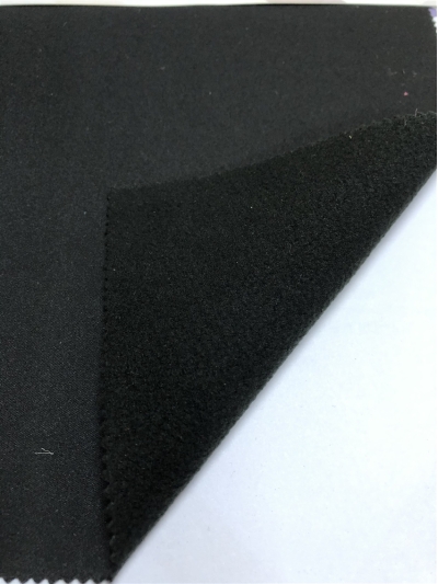 DG-PGSG  PS17145  30D雙面布+TPU+黑色搖粒絨 56''  270±10gsm 底布100%poly  MOQ:1000y 45度照